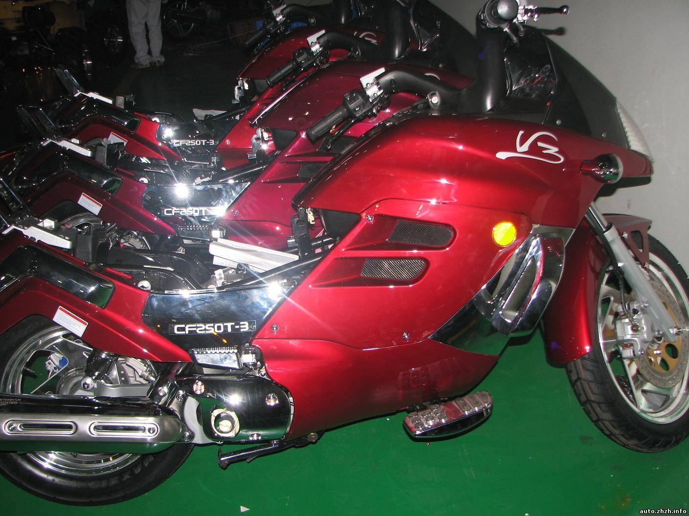 Alfa moto V-3
