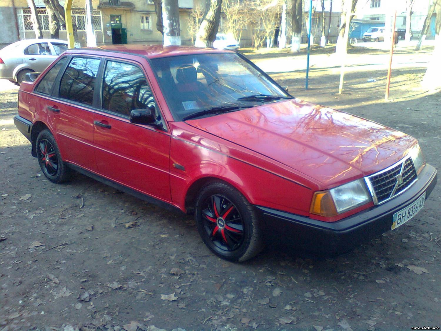 Продам автомобиль VOLVO-440
