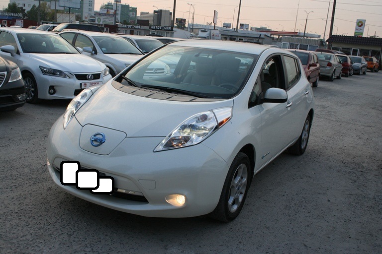 Продам или обменяю авто на квартиру Nissan Leaf