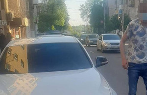 Далеко не втік: у Житомирі спіймали п'яного водія БМВ, який збив жінку