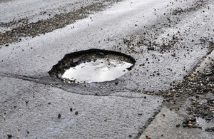 На Житомирщині підрядник неякісно відремонтував дорогу та вкрав понад 300 тис. грн