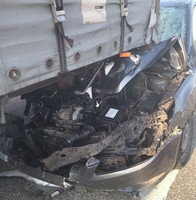 На трасі в Житомирській області легковик в’їхав під вантажівку, що рухалась попереду: водій отримав травми