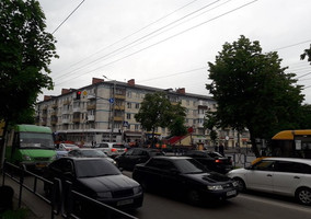 У Житомирі розпочали ремонт дороги на Хлібній та частково обмежили рух, на Київській творилася тягнучка