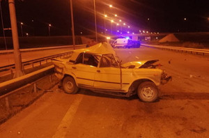 ​На трасі поблизу Житомира зіткнулися ВАЗ, мікроавтобус і фура: водій легковика загинув
