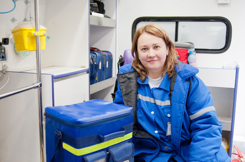 В чем заключаются преимущества профессиональной службы по перевозке лежачих больных по Украине