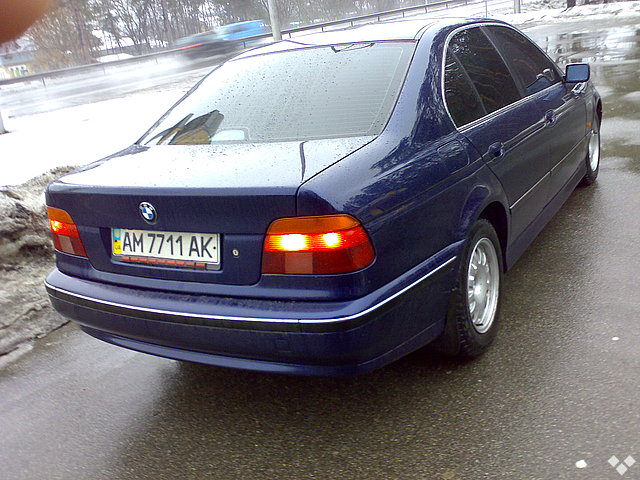 BMW 5 Series 528i