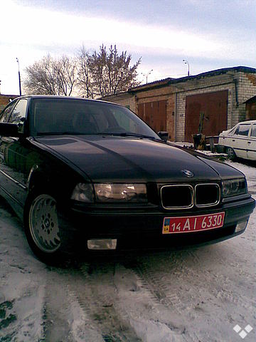 BMW 3 Series 323i
