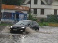 В Киеве плавали машины и люди. ФОТО