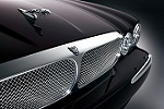 Jaguar показал в видеоролике прозрачный автомобиль