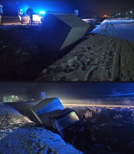 Дві ДТП біля Житомира: зіткнулися Ssang Yong, “Волга” і Renault, вантажівка вилетіла у кювет Изображение 2