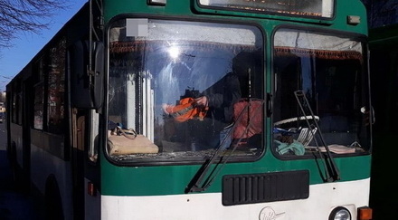 У Житомирі оштрафували водія тролейбуса, який протаранив 5 припаркованих автомобілів