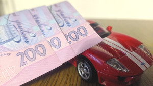 Українських автовласників зобов’яжуть заплатити податки за свої машини