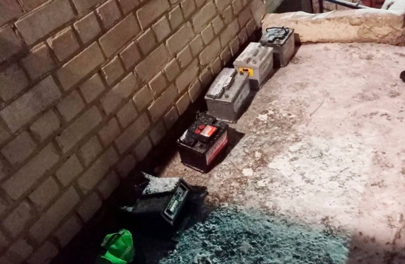 У Житомирі впіймали злодіїв, які викрадали автомобільні акумулятори: за одну ніч встигли обчистити 4 авто
