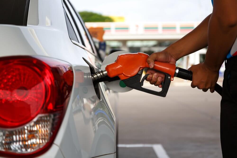 Взлетіли ціни: найпопулярніші українські АЗС змінили вартість бензину та дизелю
