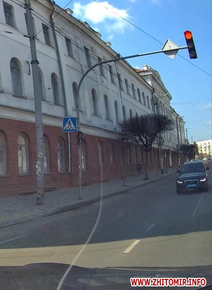 Одним з учасників ДТП на Великій Бердичівській був автомобіль депутата Житомирської міської ради Фото 3