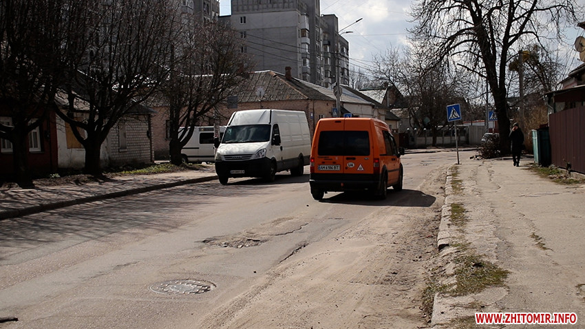 Житомирські комунальники почнуть латати дороги в місті з середини квітня.ВІДЕО Изображение 4