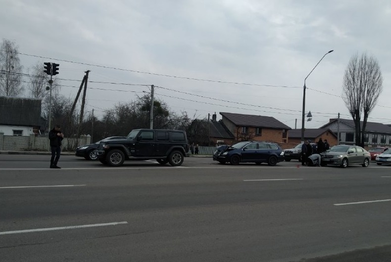На Київському шосе в Житомирі зіткнулися три автомобілі. ФОТО