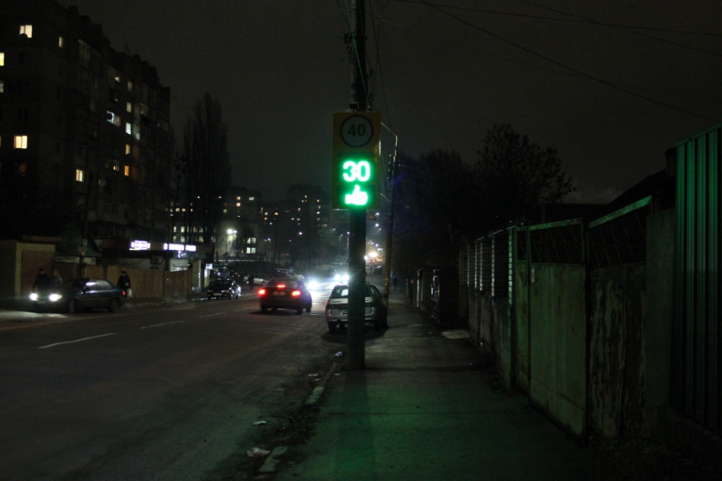 На вулицях Житомира встановлять ще 4 табло, які показуватимуть водіям їхню швидкість Изображение 2