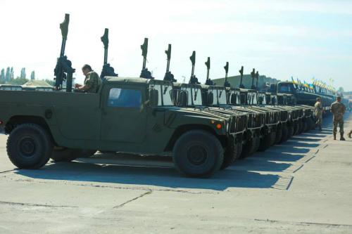 До Одеси прибули армійські позашляховики для України Изображение 2