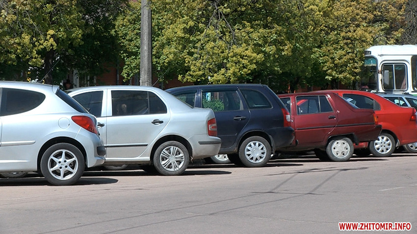 Перші платні парковки у Житомирі облаштують біля Житнього та Сінного ринків. ВІДЕО Фото 6