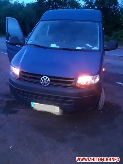 На трасі у Житомирській області зіткнулись Volkswagen та ВАЗ, один водій з травмами у лікарні. ФОТО Фото 6