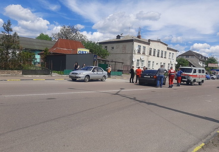 У місті Житомирської області Volkswagen збив 7-річного хлопчика, який перебігав дорогу Фото 3