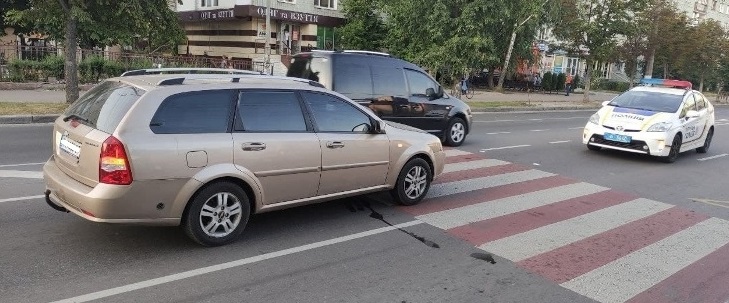 ​На Чуднівській в Житомирі Chevrolet збив пішохода, потерпілого забрала «швидка» Изображение 2