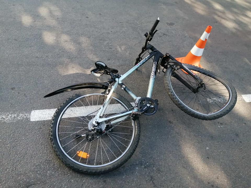 У Бердичеві 8-річний велосипедист потрапив під колеса легковика: дитина в реанімації Фото 1