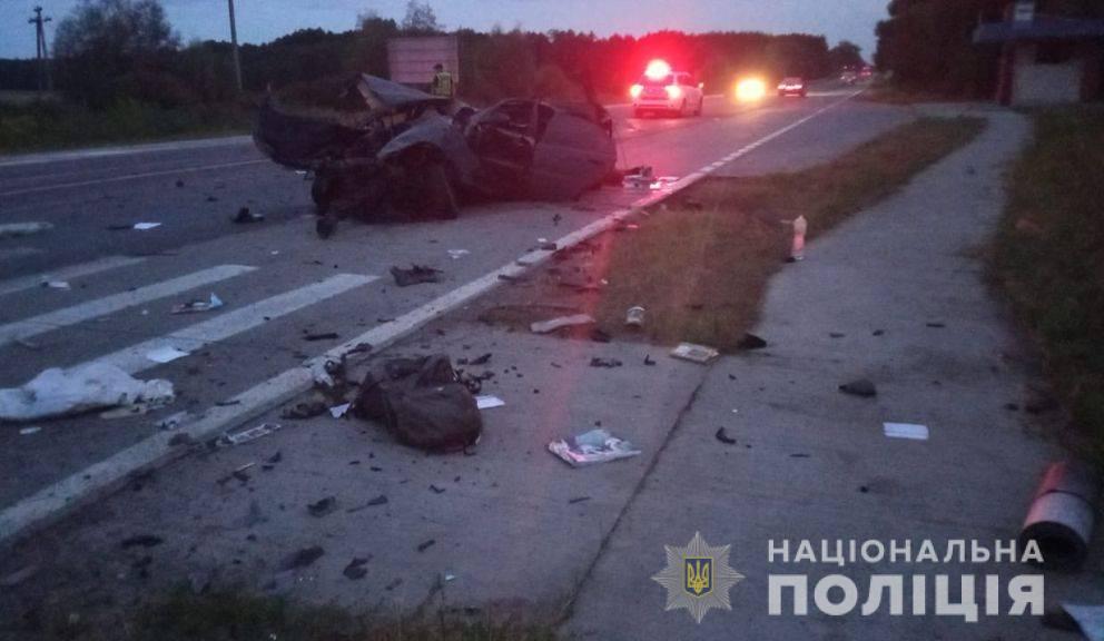 У Житомирській області зіткнулись Lanos та Audi: загинув один водій та 10-річна дівчинка Фото 1