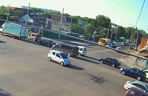 У Житомирі на перехресті зіткнулися три автівки: камери «спіймали» момент ДТП
