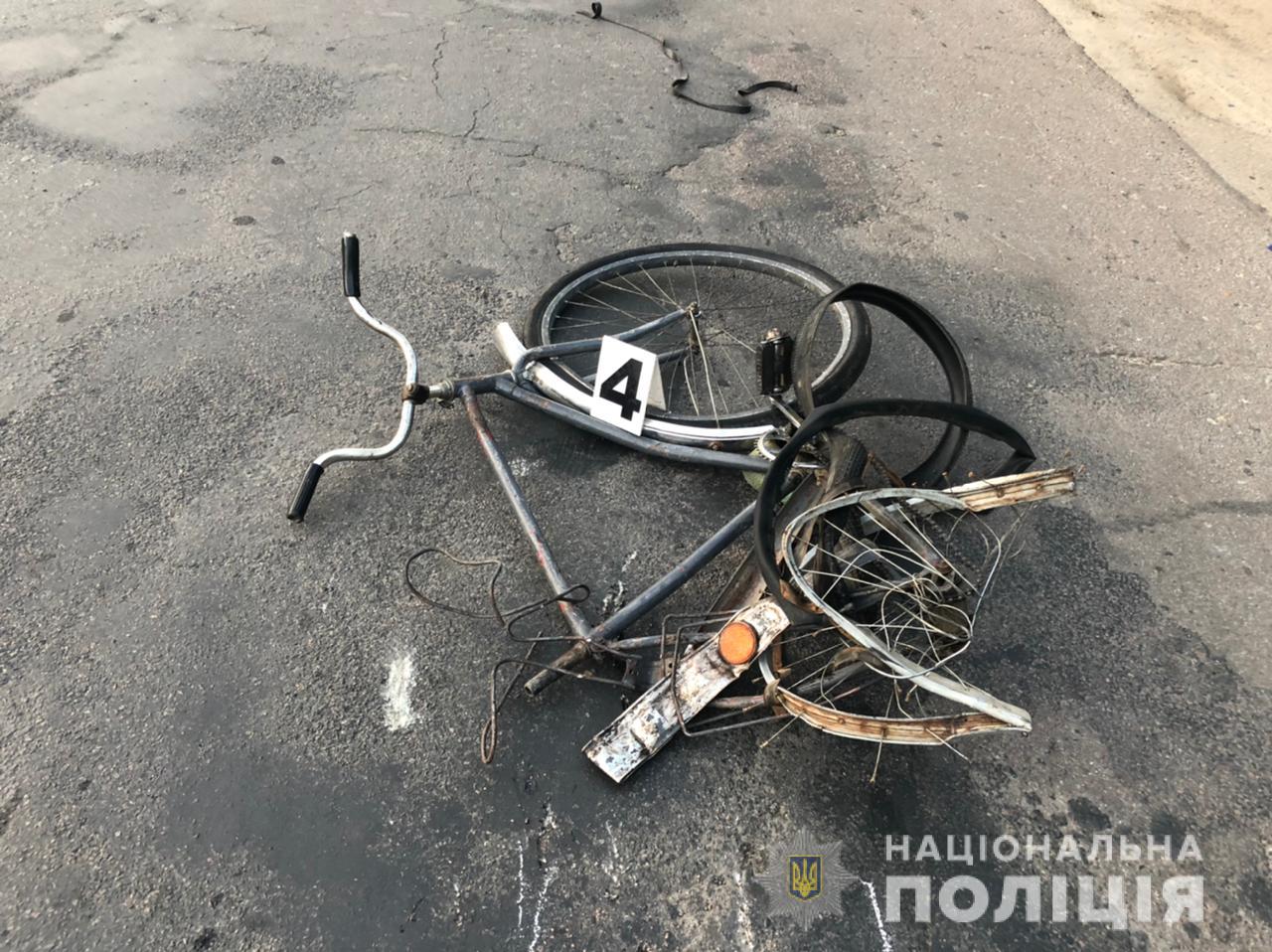 У місті Житомирської області пікап на смерть збив жінку та чоловіка, які їхали на велосипедах