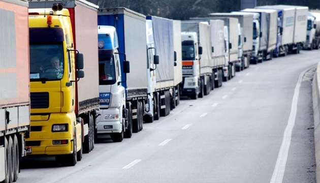 В Україні хочуть запровадити плату для вантажівок за використання автомобільних доріг