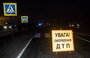 Переходив дорогу по зебрі: в передмісті Житомира Land Cruiser на смерть збив чоловіка