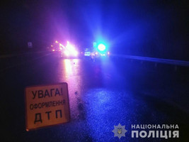 На трасі Київ – Чоп у Житомирській області загинув 28-річний пішохід: спочатку його збила вантажівка, а потім – легковик