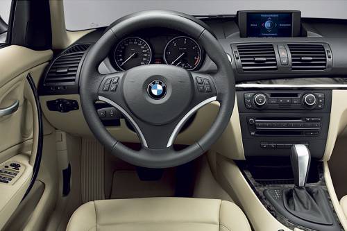 BMW 1 Series photo 2