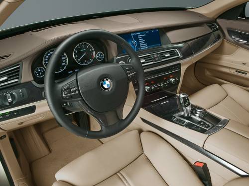 BMW 7 Series photo 2